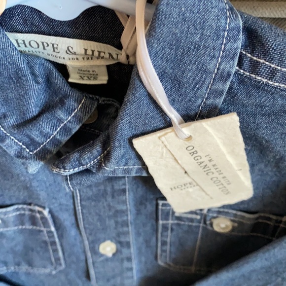 Hope and Henry denim button down - Picture 2 of 3